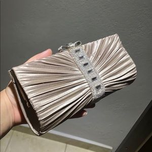 ELEGANT BEIGE CLUTCH BAG